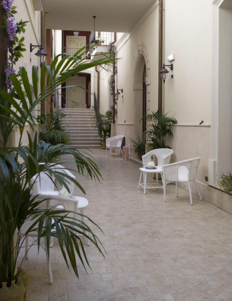 Palazzo Reginella Aparthotel Bovalino Marina Eksteriør bilde