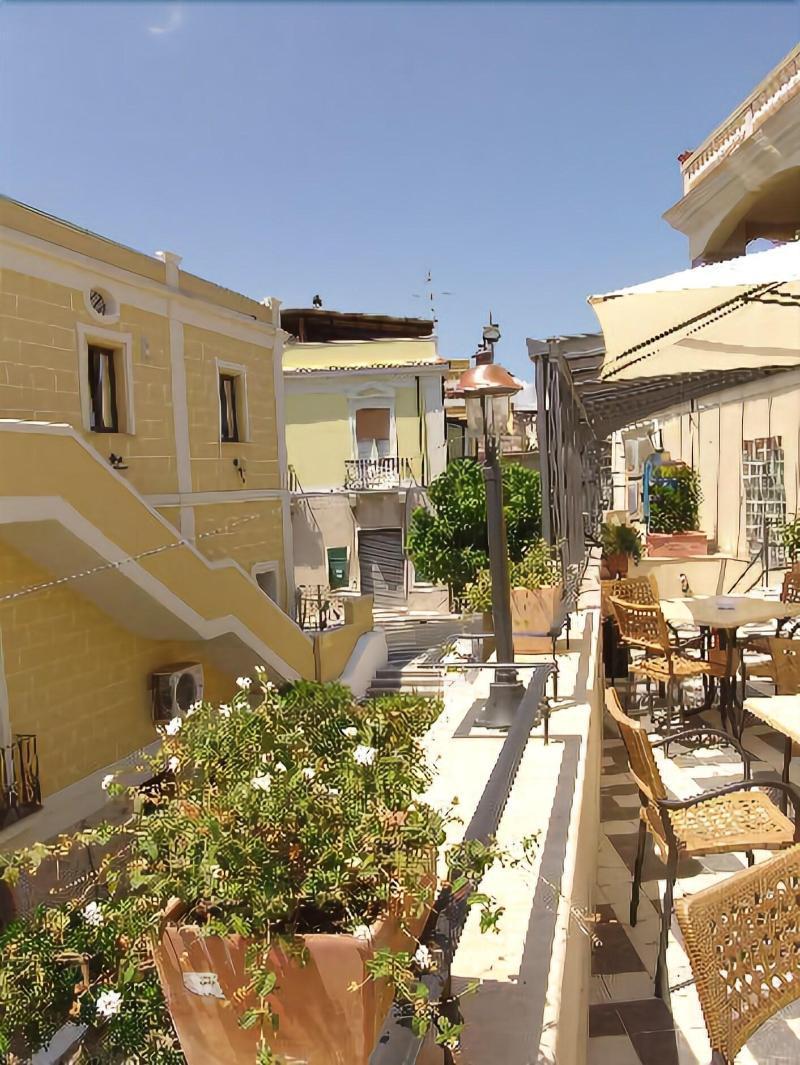 Palazzo Reginella Aparthotel Bovalino Marina Eksteriør bilde