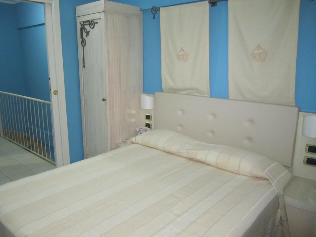 Palazzo Reginella Aparthotel Bovalino Marina Rom bilde