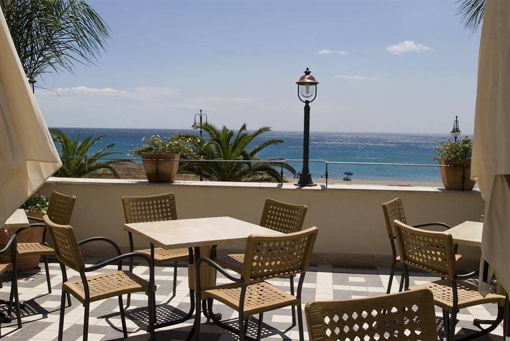 Palazzo Reginella Aparthotel Bovalino Marina Eksteriør bilde